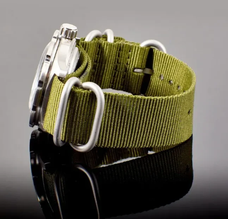 Vostok Komandirskie 350754/2432 Automatic Day-Night Indicator Watch - Image 3